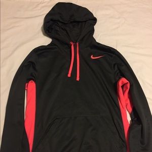 Men’s Nike therma-fit hoodie